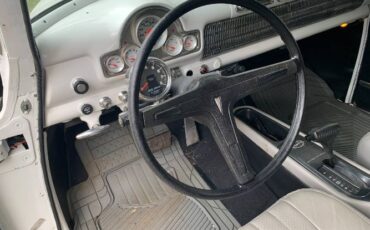 Oldsmobile-Super-88-1952-White-3