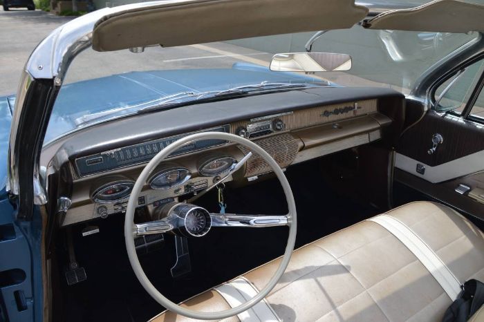 Oldsmobile-Super-88-1961-BlueWhite-top-Tri-Color-Vinyl-16