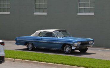 Oldsmobile-Super-88-1961-BlueWhite-top-Tri-Color-Vinyl-20