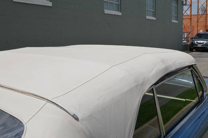 Oldsmobile-Super-88-1961-BlueWhite-top-Tri-Color-Vinyl-9
