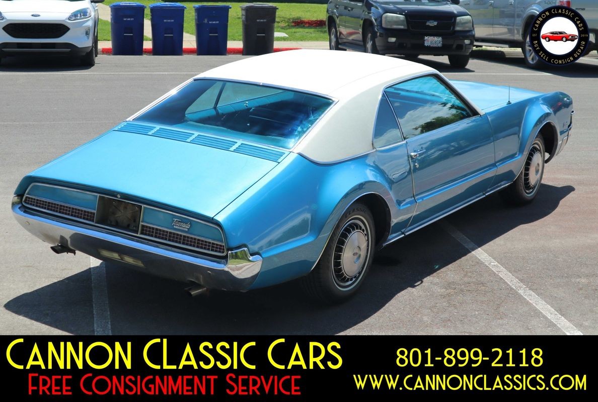 Oldsmobile-Toronado-1967-12