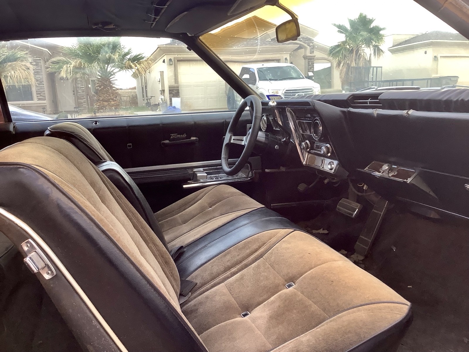 Oldsmobile-Toronado-1967-17