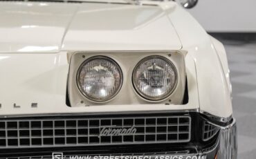 Oldsmobile-Toronado-1967-Provincial-White-Blue-17