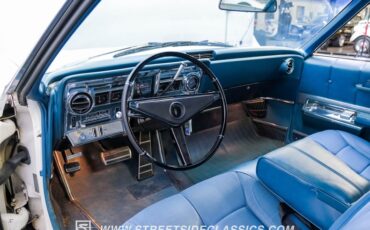 Oldsmobile-Toronado-1967-Provincial-White-Blue-2