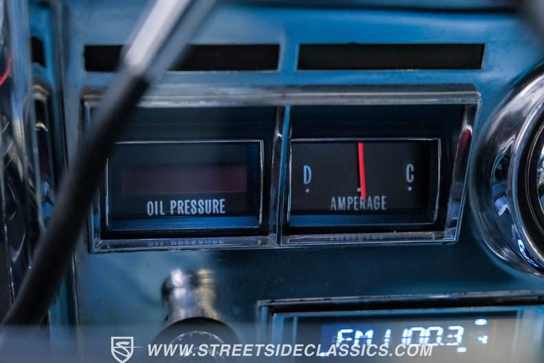 Oldsmobile-Toronado-1967-Provincial-White-Blue-40