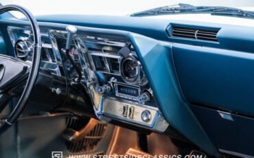 Oldsmobile-Toronado-1967-Provincial-White-Blue-42