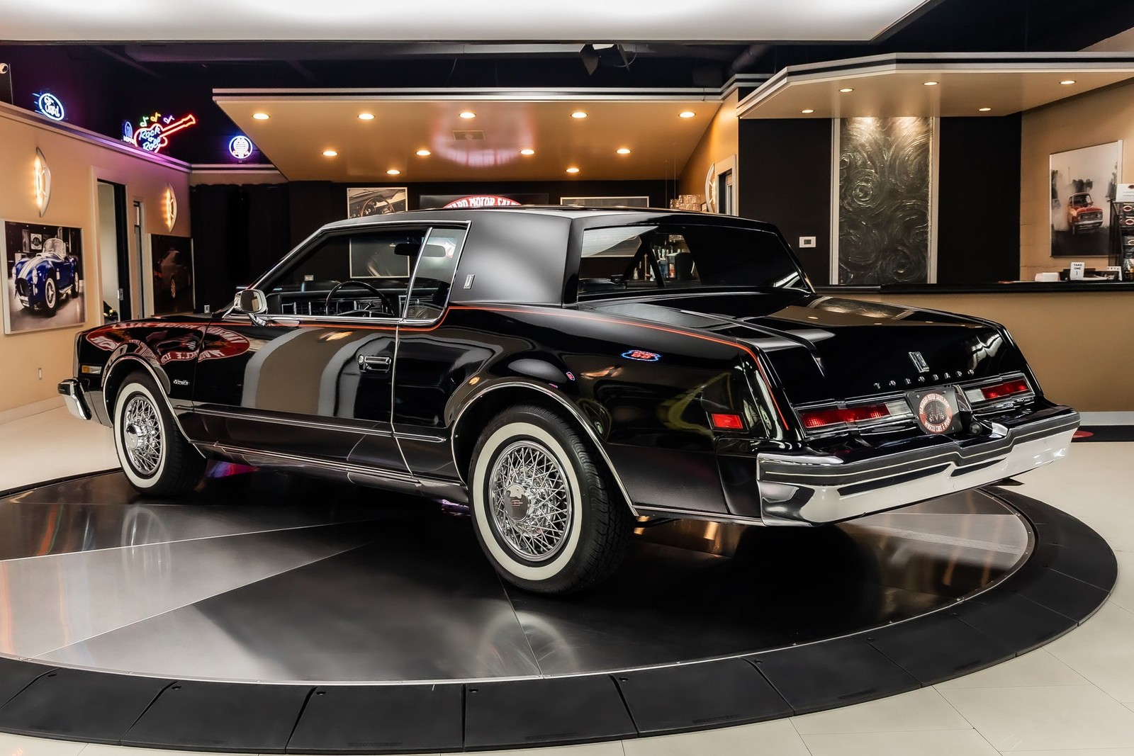 Oldsmobile-Toronado-1979-Coupe-16