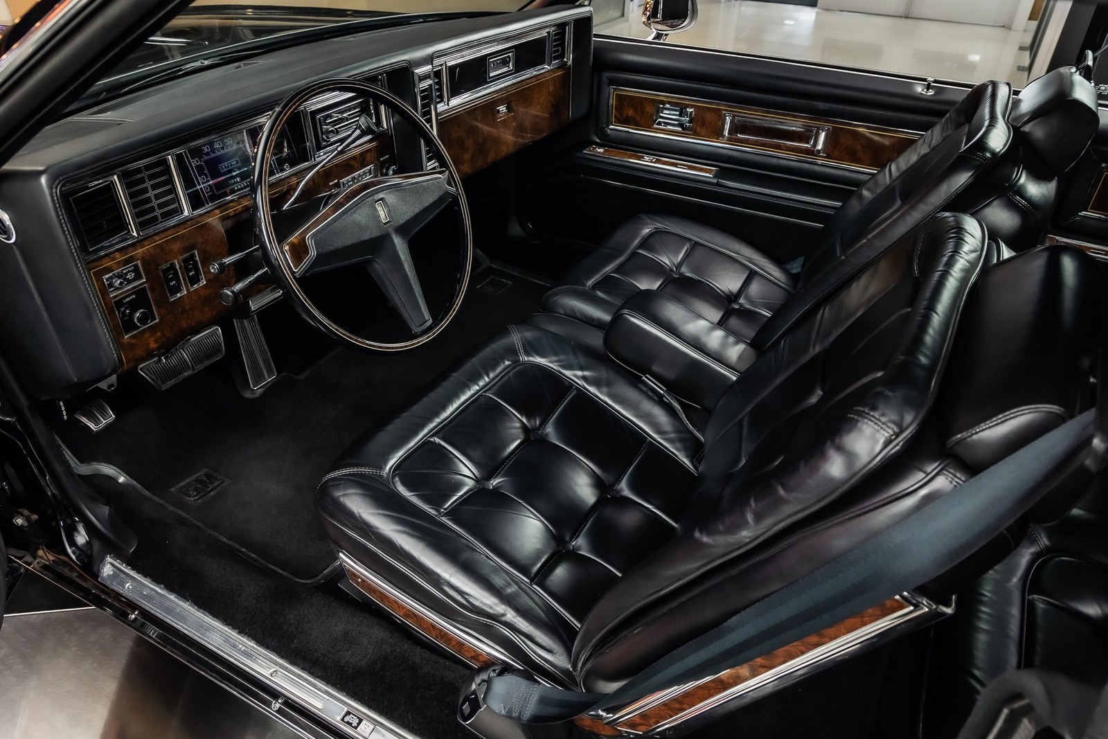 Oldsmobile-Toronado-1979-Coupe-2