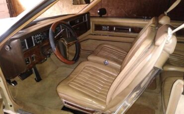 Oldsmobile-Toronado-1981-5