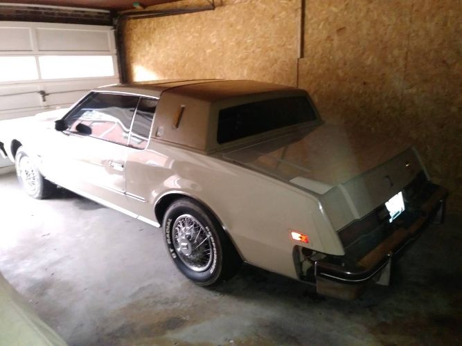 Oldsmobile-Toronado-1981