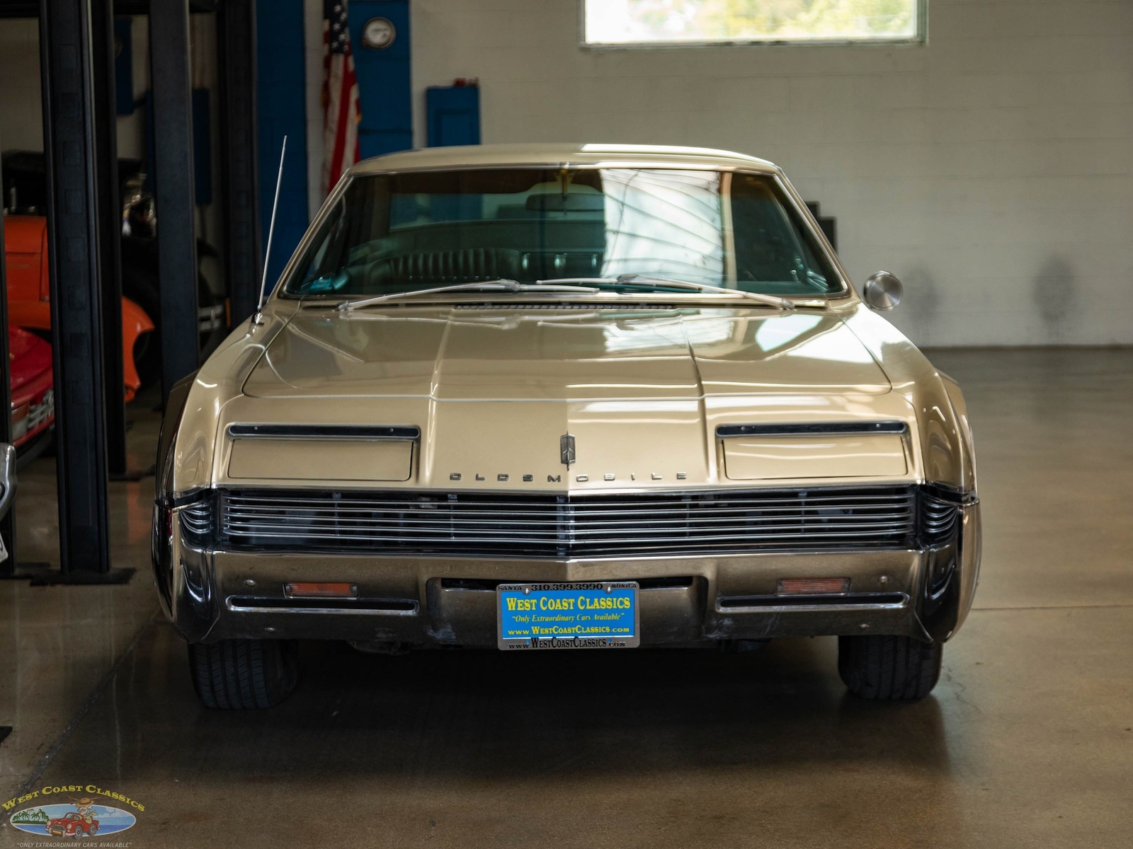 Oldsmobile-Toronado-Deluxe-1966-2-Door-Hardtop-12