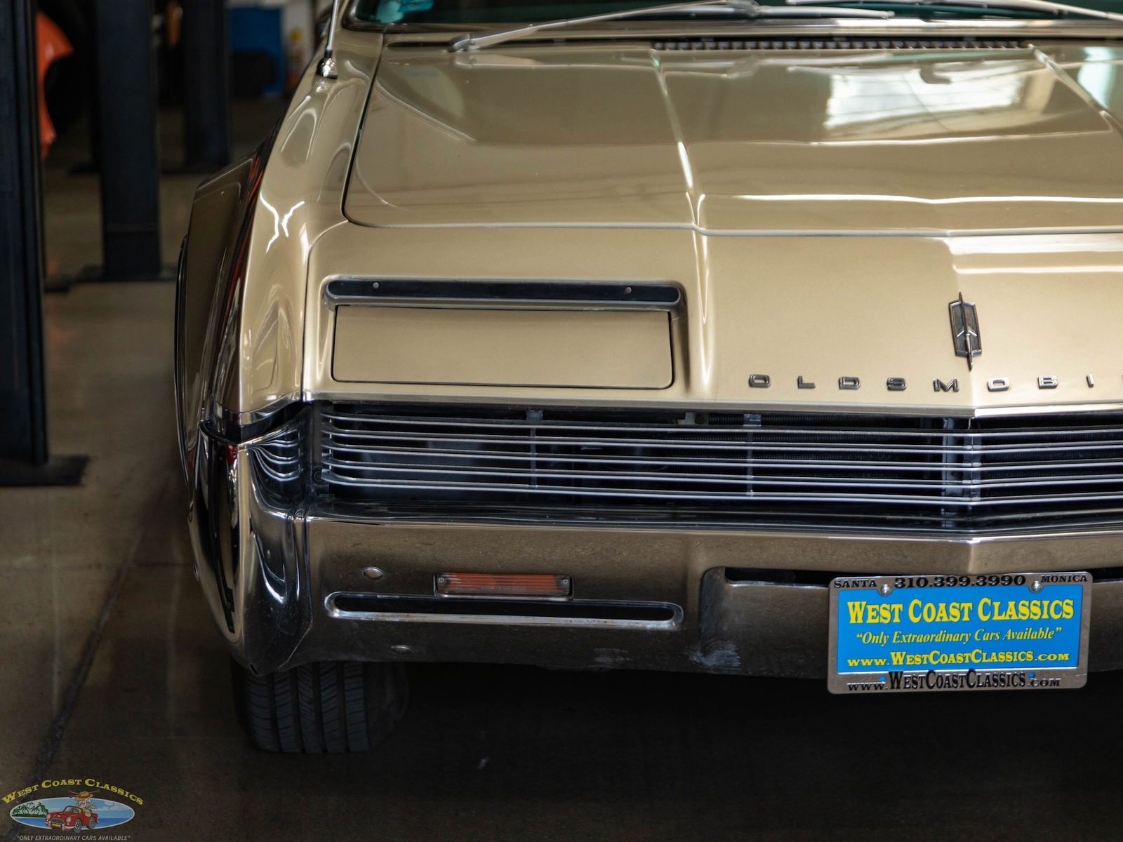 Oldsmobile-Toronado-Deluxe-1966-2-Door-Hardtop-13