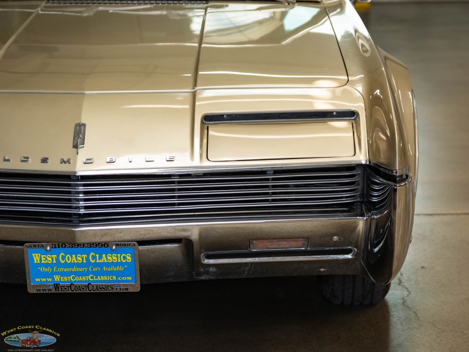 Oldsmobile-Toronado-Deluxe-1966-2-Door-Hardtop-15