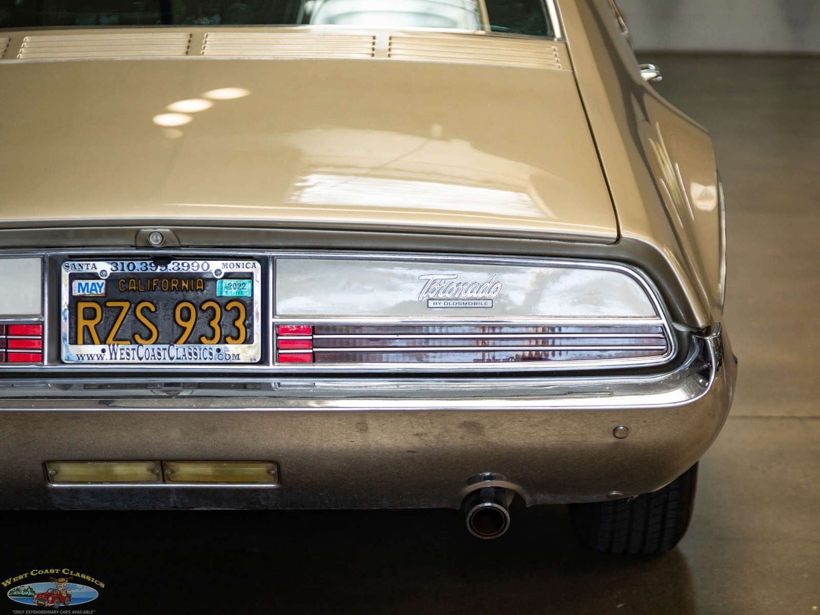 Oldsmobile-Toronado-Deluxe-1966-2-Door-Hardtop-19