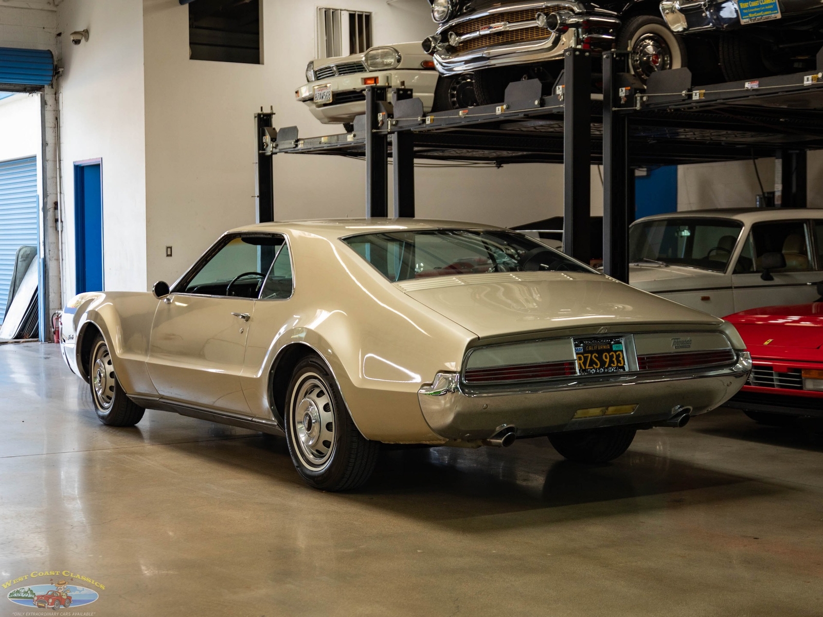 Oldsmobile-Toronado-Deluxe-1966-2-Door-Hardtop-20