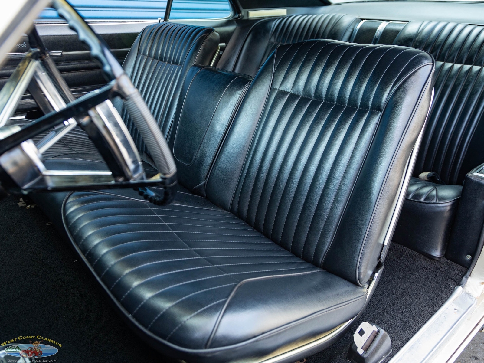 Oldsmobile-Toronado-Deluxe-1966-2-Door-Hardtop-26