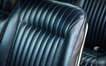 Oldsmobile-Toronado-Deluxe-1966-2-Door-Hardtop-28