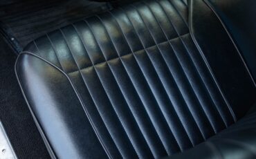 Oldsmobile-Toronado-Deluxe-1966-2-Door-Hardtop-33