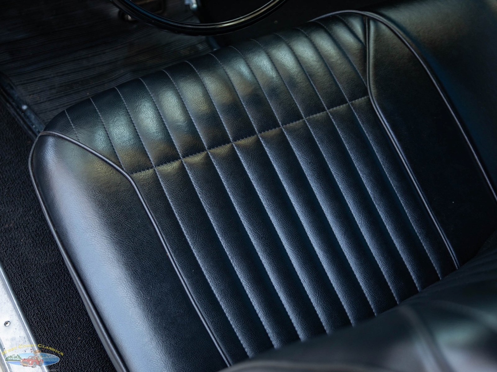 Oldsmobile-Toronado-Deluxe-1966-2-Door-Hardtop-33