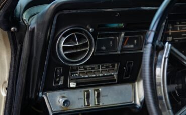 Oldsmobile-Toronado-Deluxe-1966-2-Door-Hardtop-35