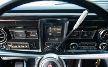 Oldsmobile-Toronado-Deluxe-1966-2-Door-Hardtop-36