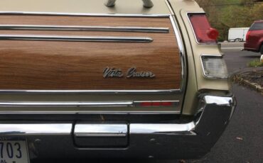 Oldsmobile-Vista-cruiser-1969-Green-1