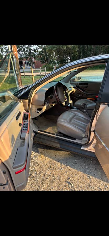 Oldsmobile-aurora-1995-brown-3