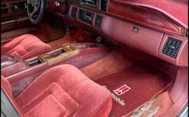 Oldsmobile-custom-cruiser-1991-3