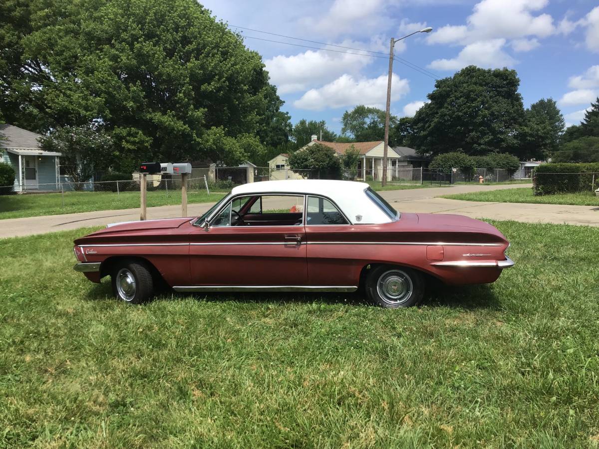 Oldsmobile-cutlass-1962-red-1
