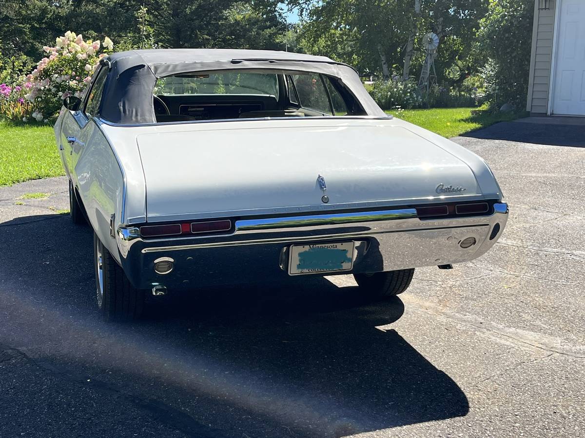 Oldsmobile-cutlass-1968-white-1