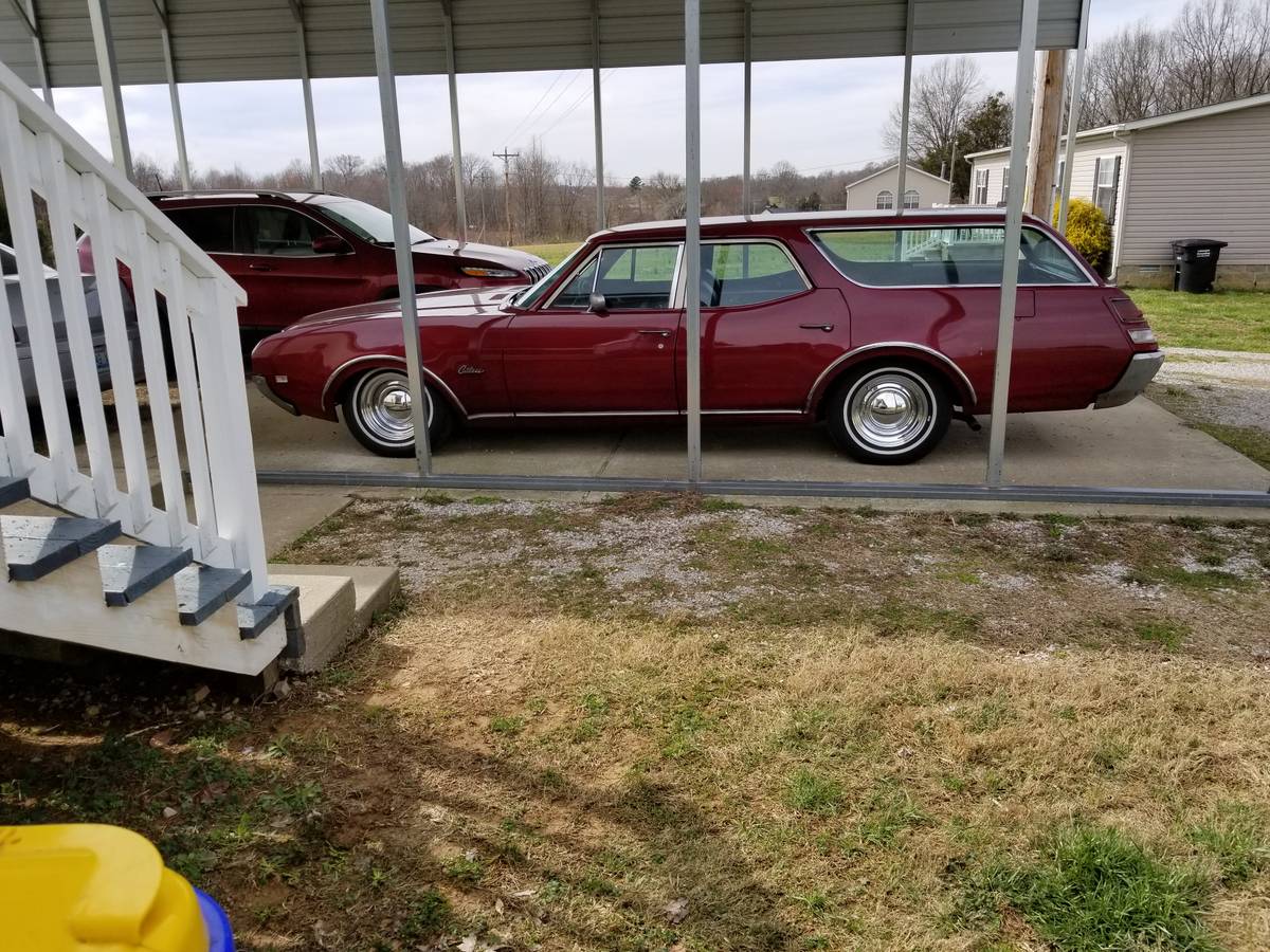 Oldsmobile-cutlass-1969-custom