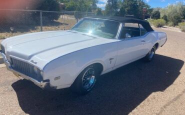 Oldsmobile-cutlass-1969-white-2
