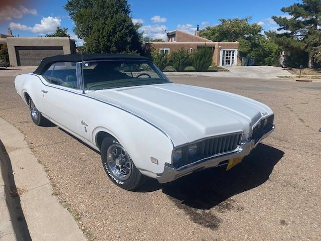 Oldsmobile-cutlass-1969-white-3