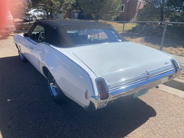 Oldsmobile-cutlass-1969-white-4