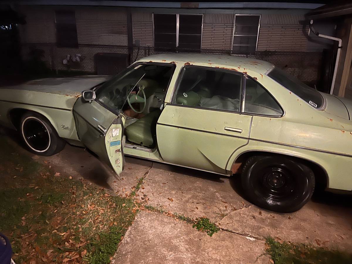 Oldsmobile-cutlass-1974-green-1