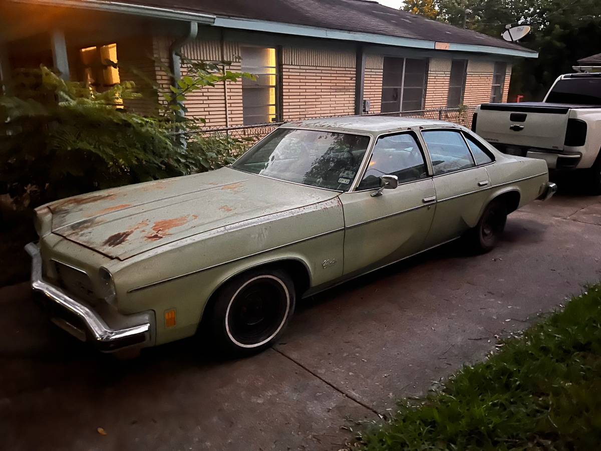 Oldsmobile-cutlass-1974-green-2
