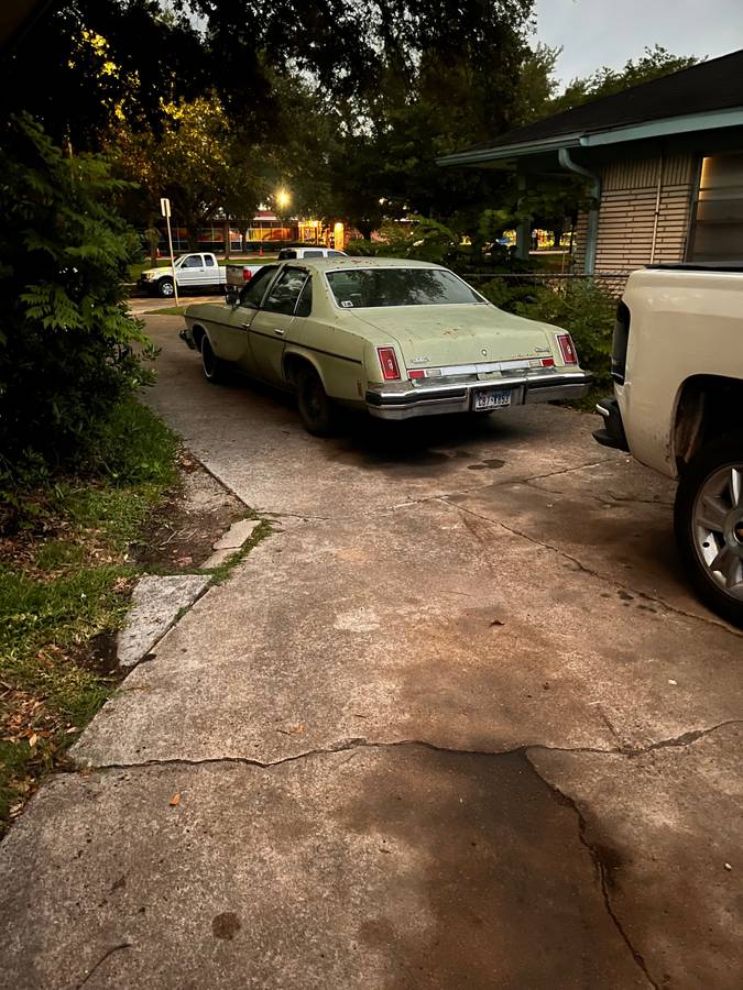 Oldsmobile-cutlass-1974-green-4