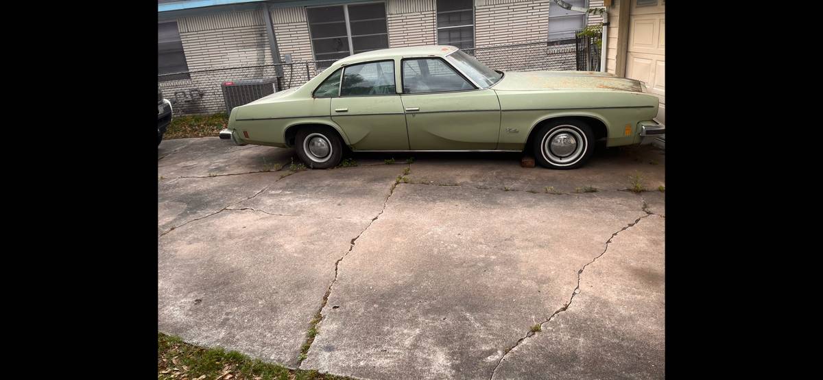 Oldsmobile-cutlass-1974-green