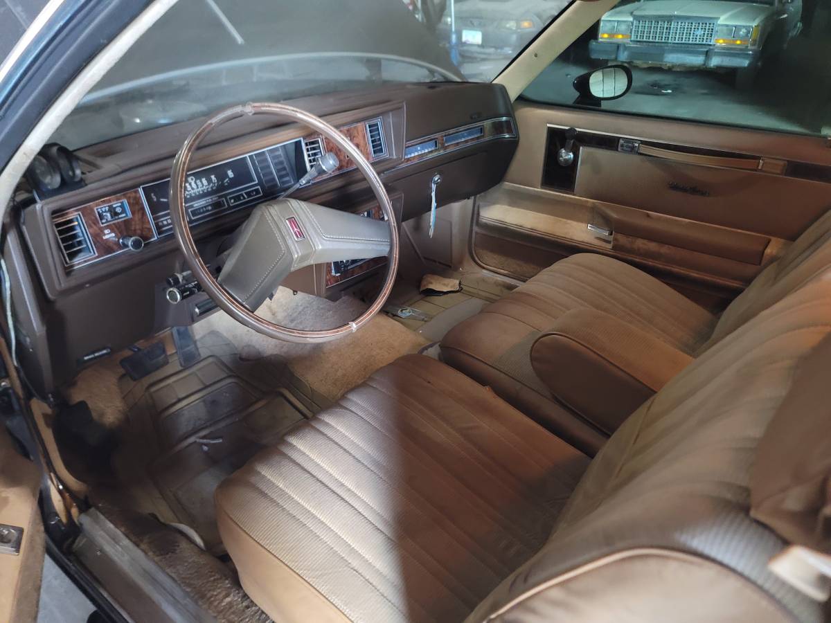 Oldsmobile-cutlass-1981-7