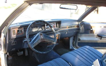 Oldsmobile-cutlass-1982-white-10