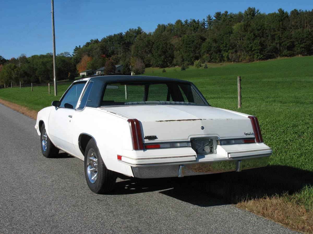 Oldsmobile-cutlass-1982-white-5