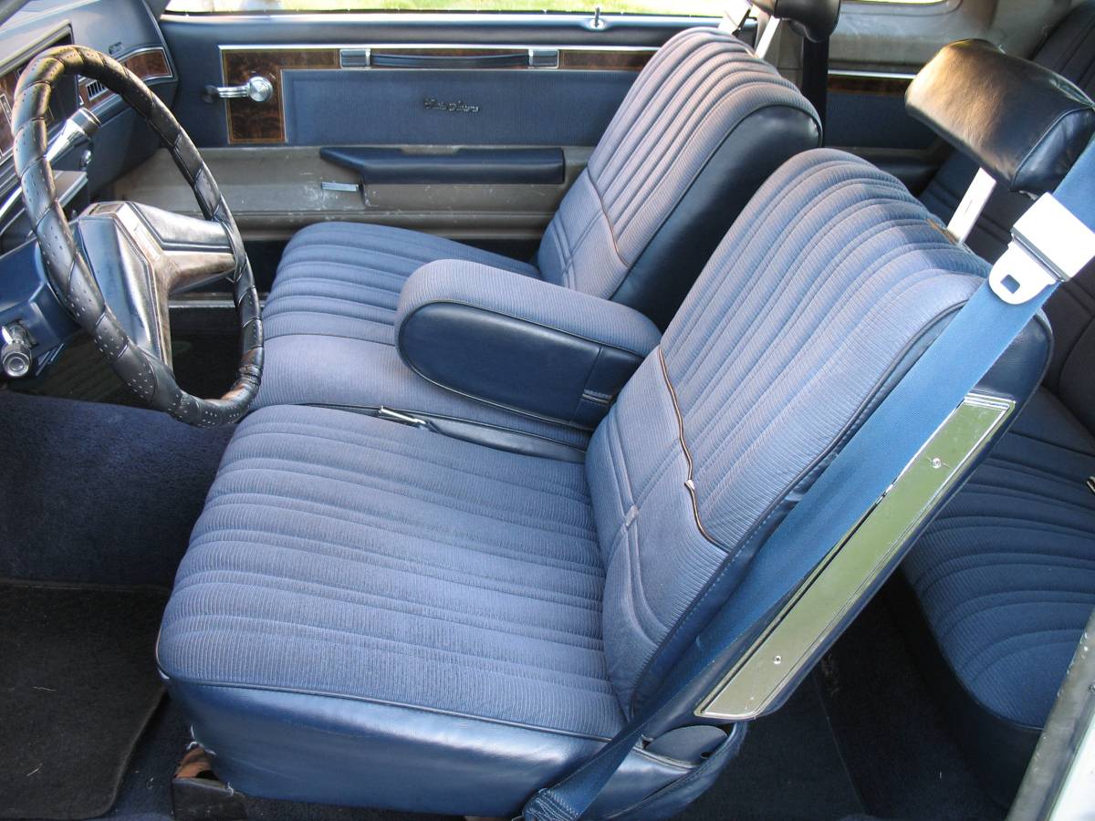 Oldsmobile-cutlass-1982-white-9