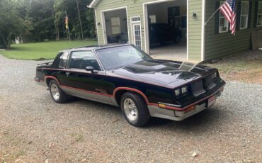 Oldsmobile-cutlass-1983-black-2