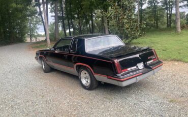 Oldsmobile-cutlass-1983-black