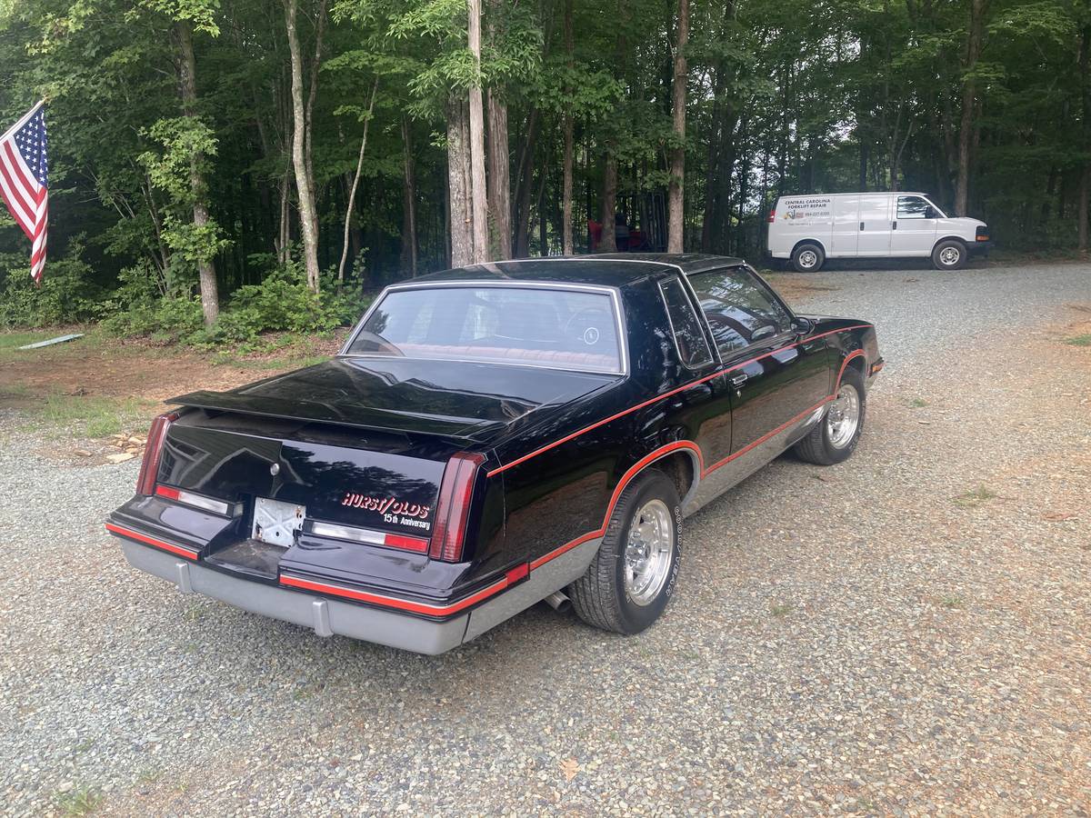 Oldsmobile-cutlass-1983-black-5