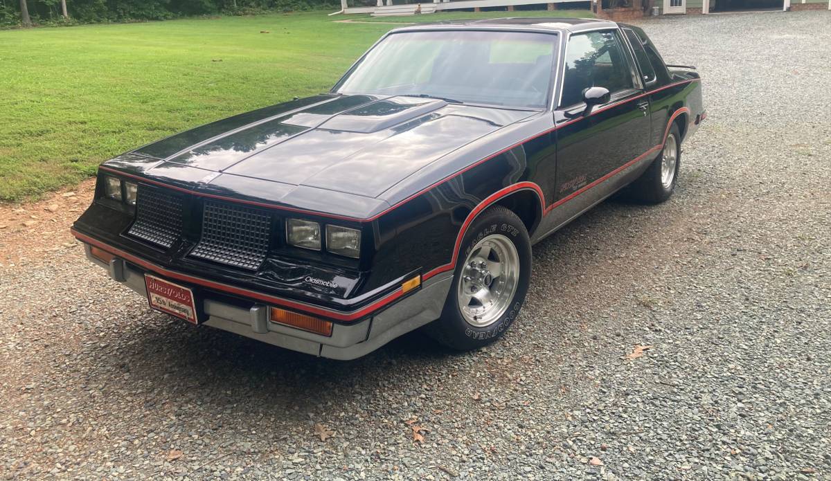 Oldsmobile-cutlass-1983-black-9
