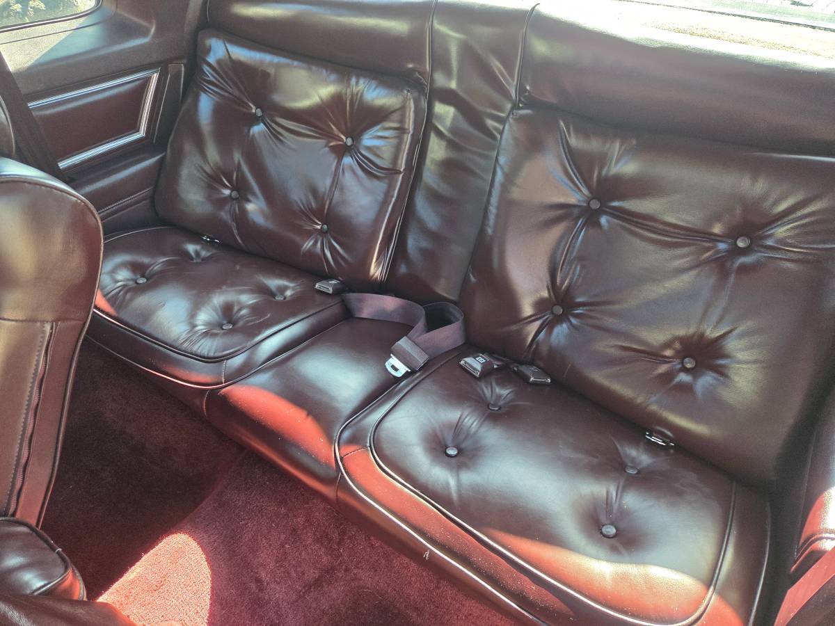 Oldsmobile-cutlass-1985-black-3