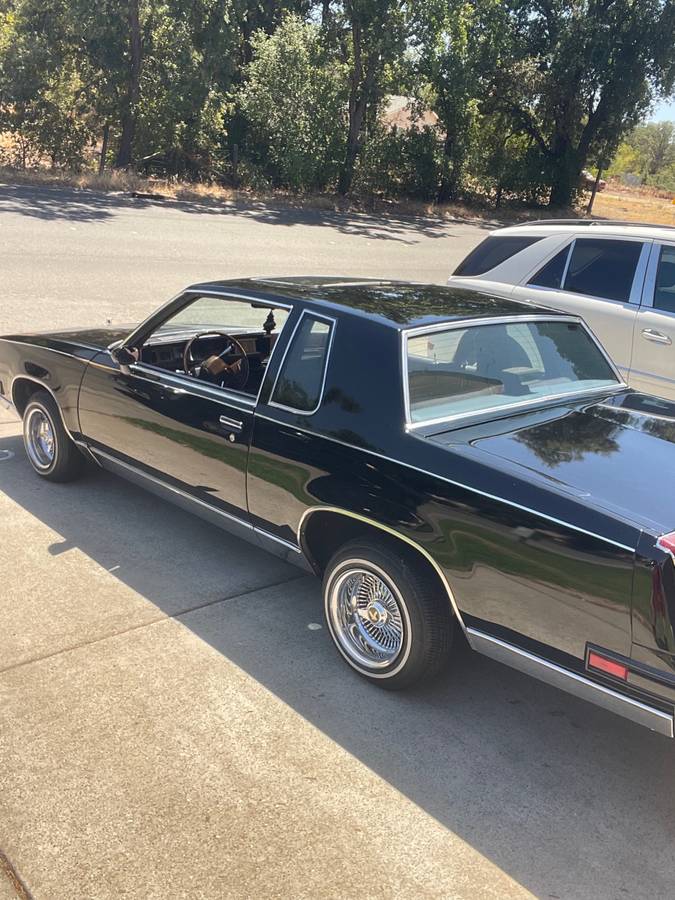 Oldsmobile-cutlass-1986-black-1