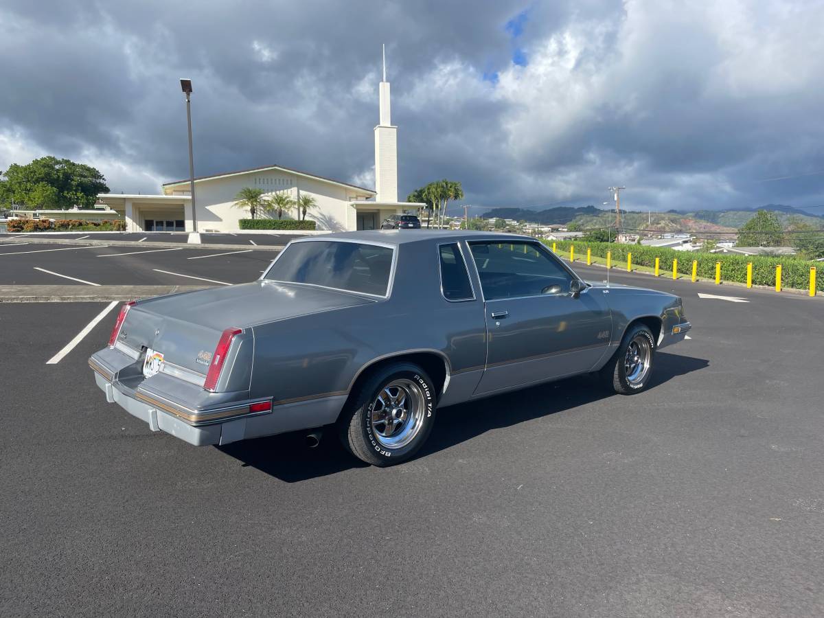 Oldsmobile-cutlass-442-1985-2
