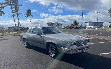 Oldsmobile-cutlass-442-1985-3
